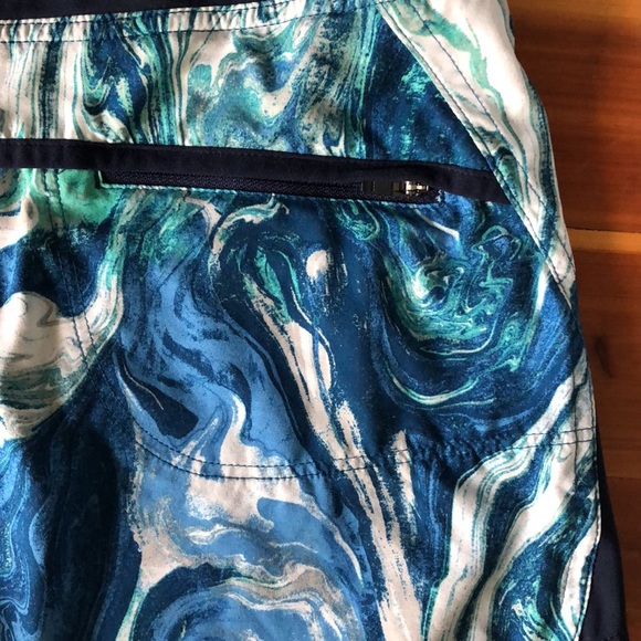 Patagonia women’s shorts blue aqua swirl size Medium M hard to find running hike - Picture 5 of 6